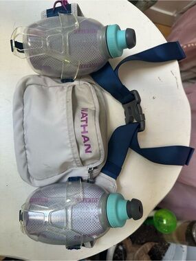 Nathan Women's Light Gray Hydration Waist Pack with Blue Straps
